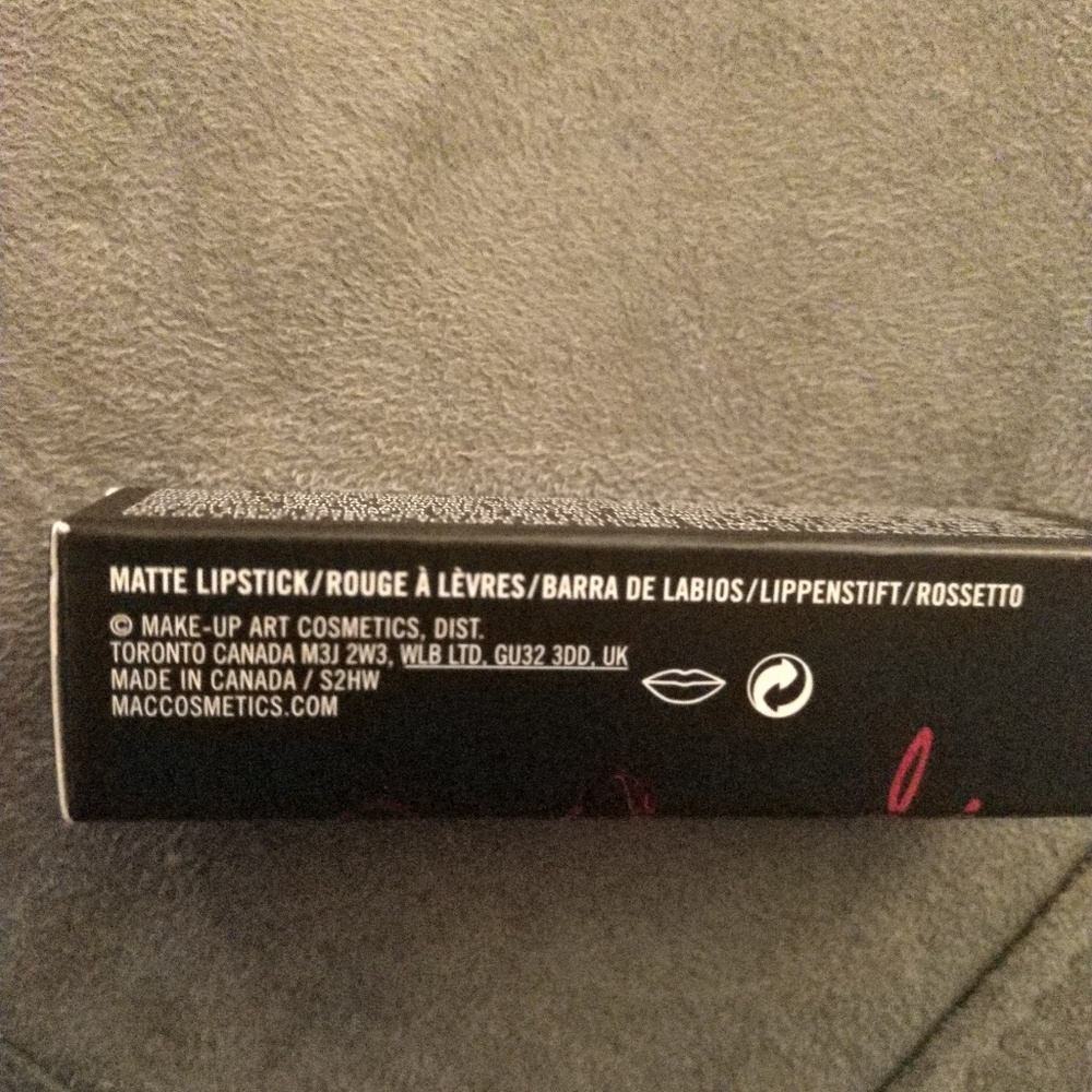 SOLD ***MAC Ariana Grande Pink Lipstick  - Picture 4 of 5